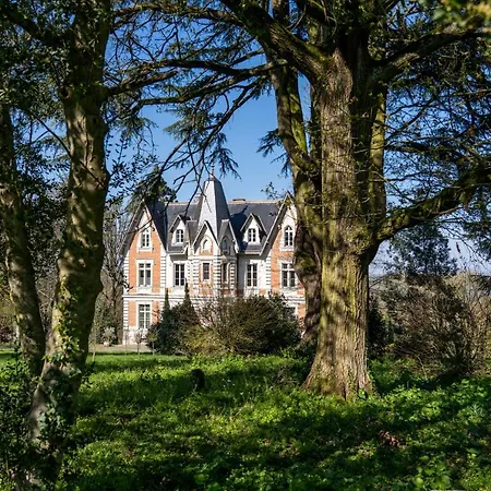 Le Chateau Des Forges 호텔 3*