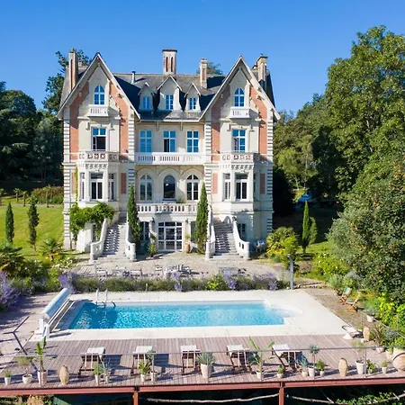 Le Chateau Des Forges Hotel 3*