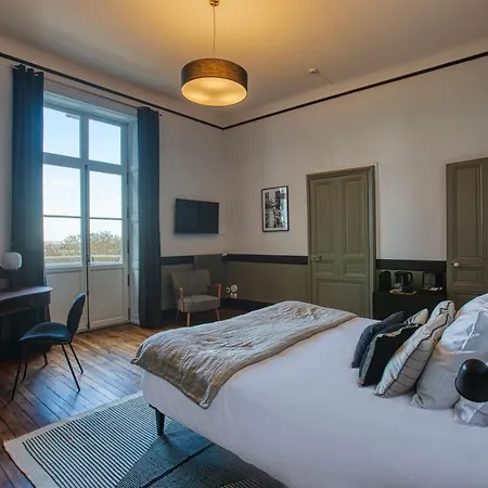 Otel Le Chateau Des Forges 3*