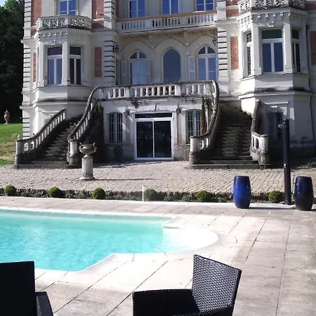 Le Chateau Des Forges Otel 3*