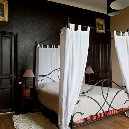 Le Chateau Des Forges