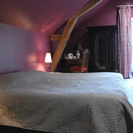 Le Chateau Des Forges Otel