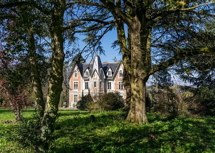 Le Chateau Des Forges Hotel 3*