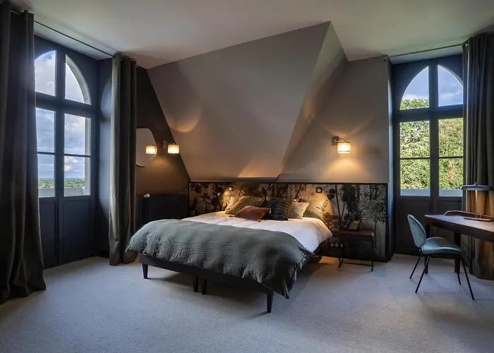 Le Chateau Des Forges