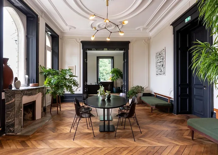 Le Chateau Des Forges Hotel