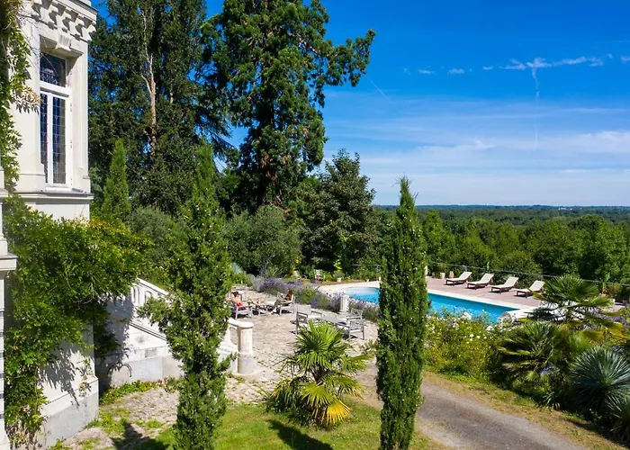 Le Chateau Des Forges Hotel