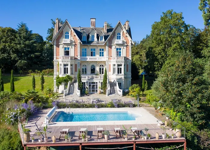 Le Chateau Des Forges Hotel 3*