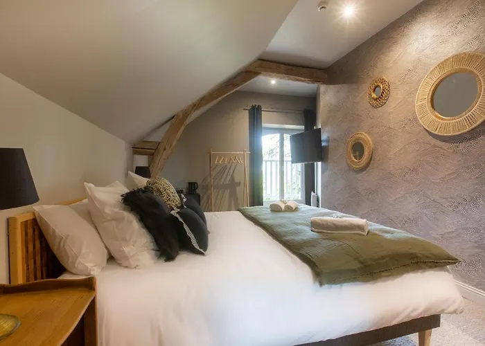 Le Chateau Des Forges