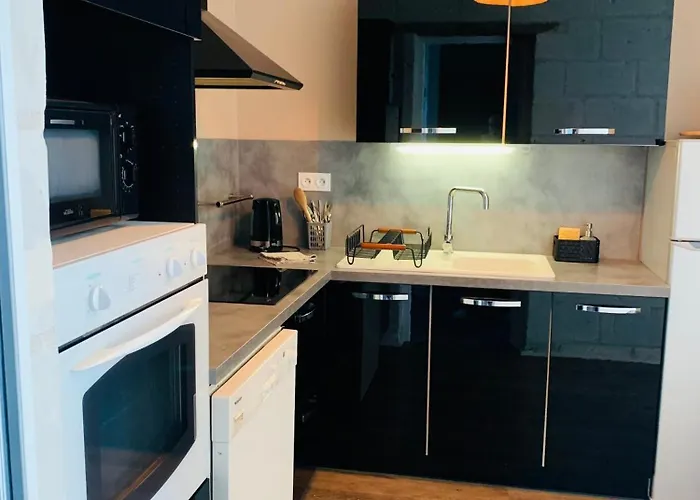 Le Chateau Des Forges